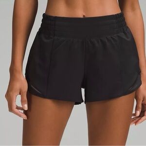 Lulu Lemon Hotty Hot Rise Lined Short 2.5 black